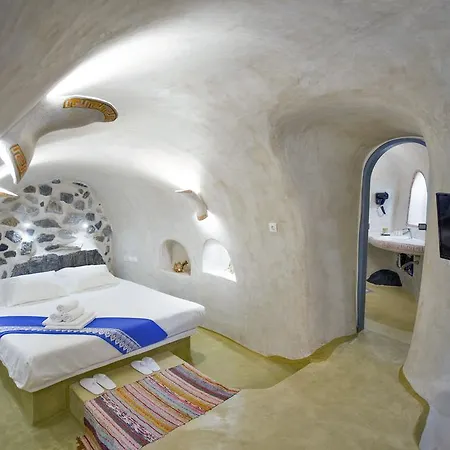 αura Cave Villa Fira (Santorini)